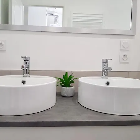 Apartment Grand Sur Les Bvd A 2 Pas De La Gare *